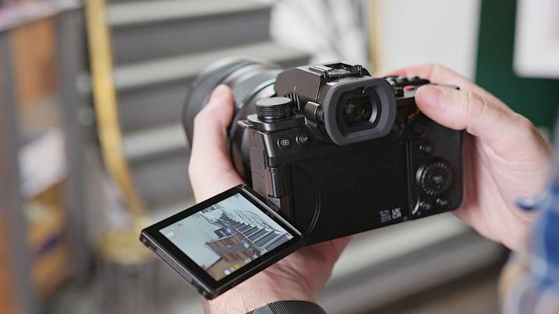Máy Ảnh Panasonic Lumix S5 IIX (Body Only) Máy Ảnh Panasonic Lumix S5 IIX (Body Only)