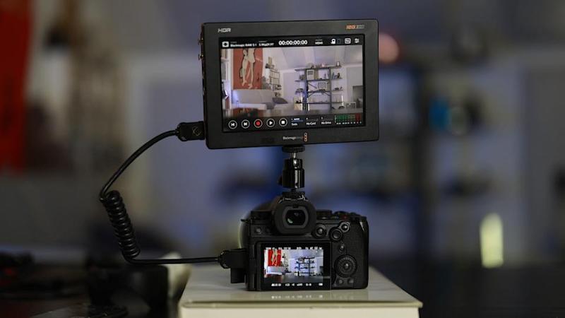 Máy Ảnh Panasonic Lumix S5 IIX (Body Only) Máy Ảnh Panasonic Lumix S5 IIX (Body Only)