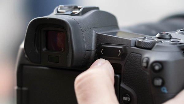Máy ảnh Canon EOS R (Body only) Máy ảnh Canon EOS R (Body only)