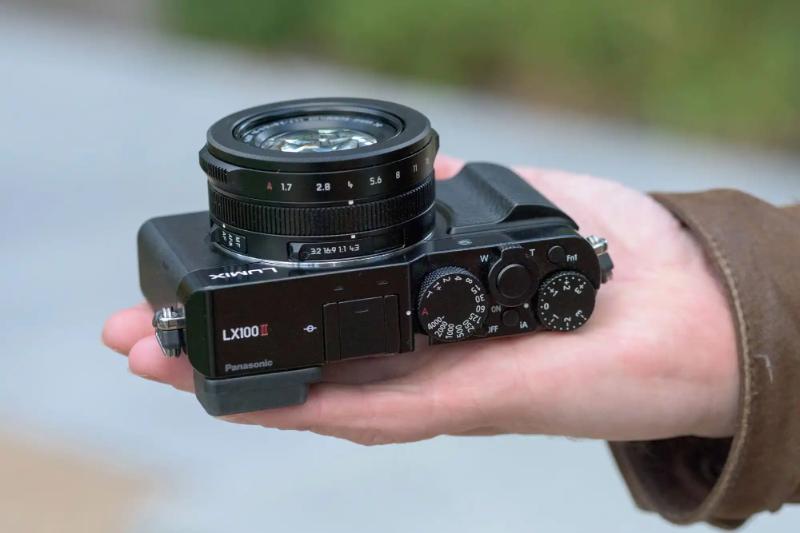 Máy ảnh Panasonic Lumix LX100 II