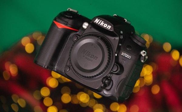 Máy ảnh Nikon D7000 Máy ảnh Nikon D7000