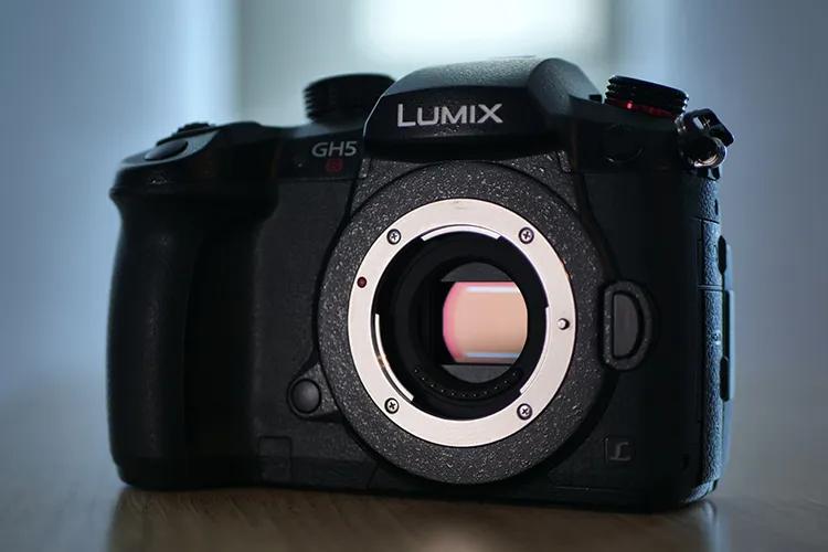 Máy ảnh Panasonic Lumix GH5S (Body Only) Máy ảnh Panasonic Lumix GH5S (Body Only)