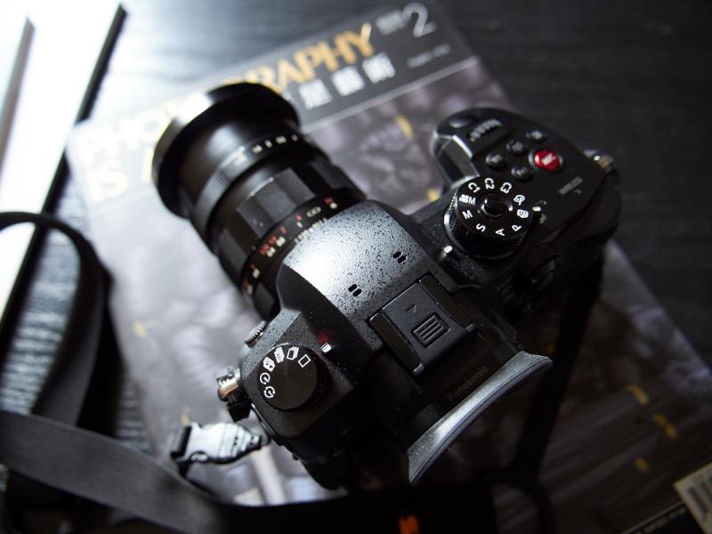 Máy ảnh Panasonic Lumix GH5S (Body Only) Máy ảnh Panasonic Lumix GH5S (Body Only)