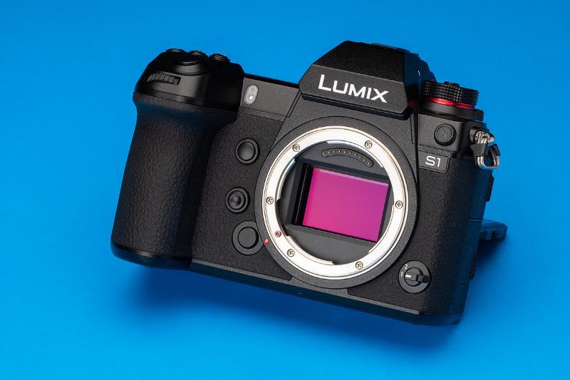 Máy Ảnh Mirrorless Panasonic Lumix S1 (Body Only) Máy Ảnh Mirrorless Panasonic Lumix S1 (Body Only)