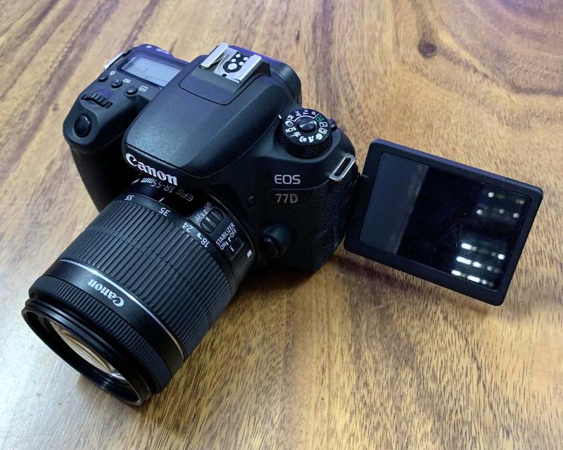 Máy ảnh Canon EOS 77D (Body Only) Máy ảnh Canon EOS 77D (Body Only)