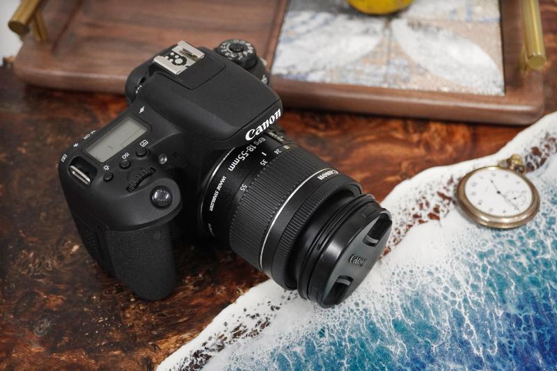 Máy ảnh Canon EOS 77D (Body Only) Máy ảnh Canon EOS 77D (Body Only)