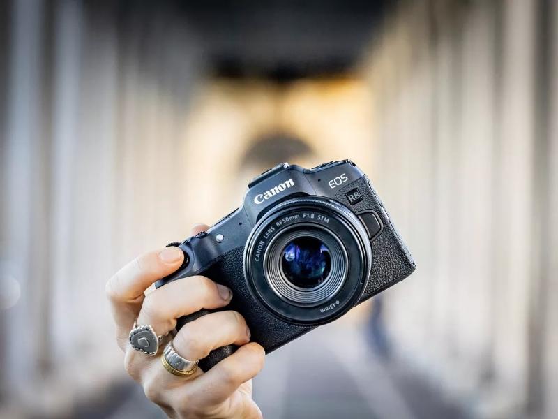 Máy ảnh Canon EOS R8 (Body Only) Máy ảnh Canon EOS R8 (Body Only)