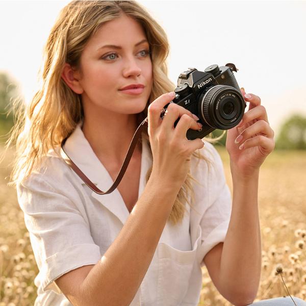 Máy ảnh Nikon ZF Máy ảnh Nikon ZF