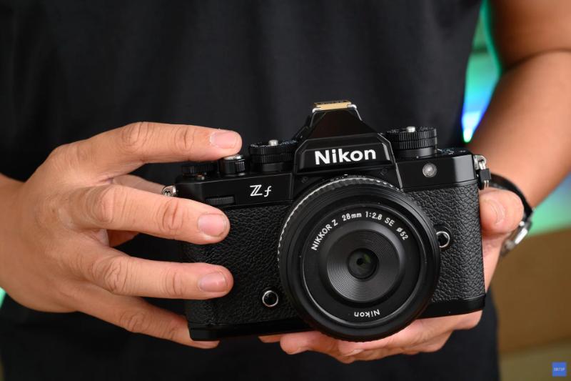 Máy ảnh Nikon ZF Máy ảnh Nikon ZF