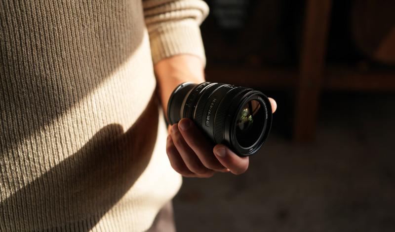 Ống Kính Sony FE 24-50mm f/2.8 G Ống Kính Sony FE 24-50mm f/2.8 G