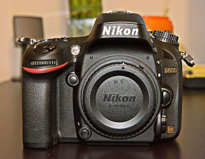 MÁY ẢNH NIKON D600 MÁY ẢNH NIKON D600