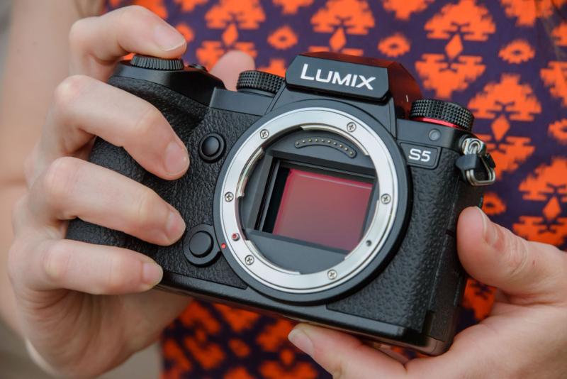 Máy ảnh Mirrorless Panasonic Lumix S5 Máy ảnh Mirrorless Panasonic Lumix S5