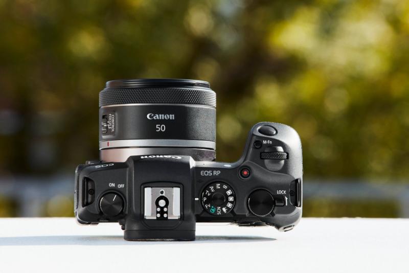 ỐNG KÍNH CANON RF 50mm F1.8 STM (HÃNG) ỐNG KÍNH CANON RF 50mm F1.8 STM (HÃNG)