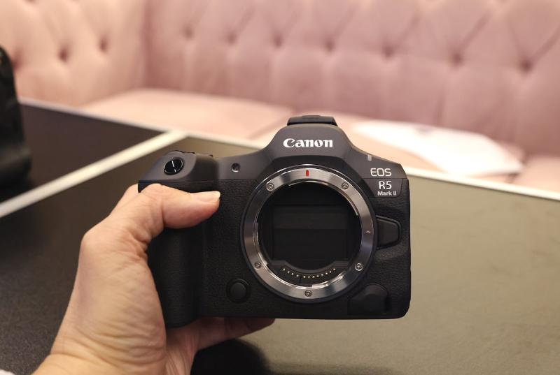 MÁY ẢNH CANON EOS R5 MARK II (CHÍNH HÃNG)
