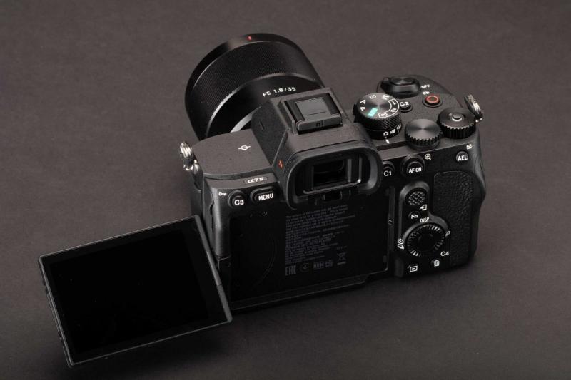 Máy ảnh Sony Alpha A7 Mark IV A7M4 Kit FE 28-70mm F3.5-5.6 OSS (Chính Hãng) Máy ảnh Sony Alpha A7 Mark IV A7M4 Kit FE 28-70mm F3.5-5.6 OSS (Chính Hãng)