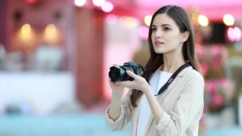 Máy ảnh Canon EOS R100 + Lens 18-45mm | Chính Hãng