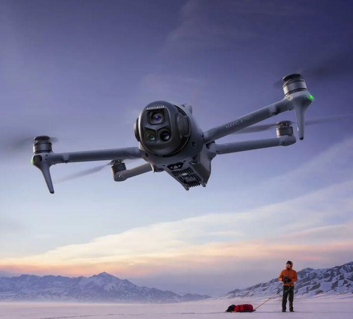 DJI Mavic 4 Pro 512GB Creator Combo DJI Mavic 4 Pro 512GB Creator Combo