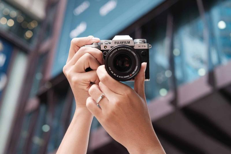Máy ảnh Fujifilm X-T5 + Lens XF 16-50mm F/2.8-4.8 (Black) | Chính Hãng