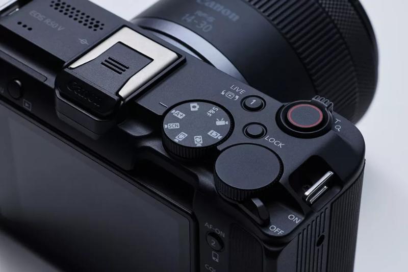 Máy Ảnh Canon EOS R50 V + Lens 14-30mm f/4-6.3 (Black) | Chính Hãng Máy Ảnh Canon EOS R50 V + Lens 14-30mm f/4-6.3 (Black) | Chính Hãng