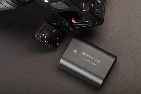 Máy ảnh OM SYSTEM OM-1 Mark II + Lens 12-40mm F2.8 PRO II Máy ảnh OM SYSTEM OM-1 Mark II + Lens 12-40mm F2.8 PRO II