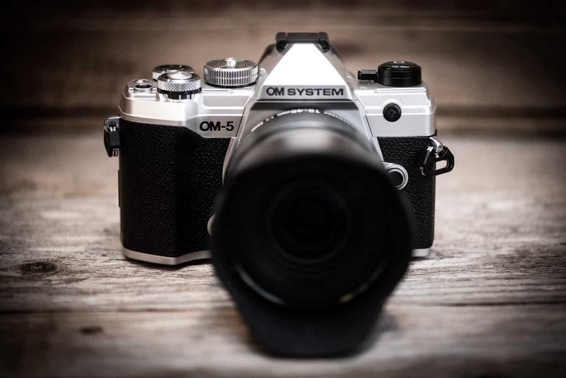 Olympus OM System OM-5 kit 12-45mm F4.0 PRO Olympus OM System OM-5 kit 12-45mm F4.0 PRO