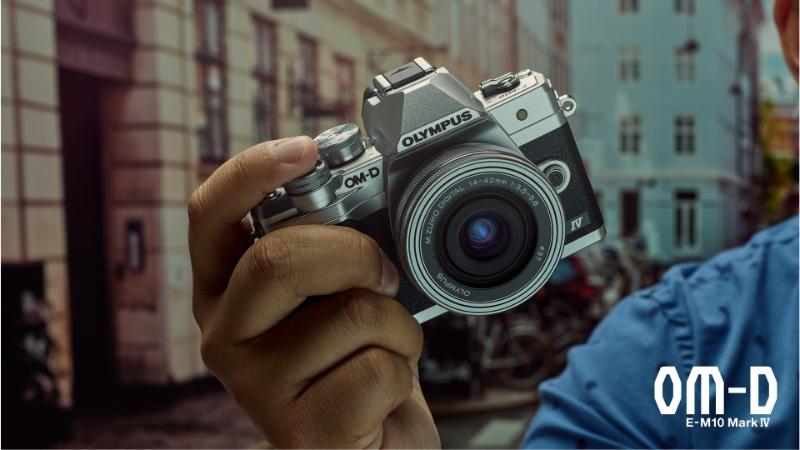 Máy ảnh OM SYSTEM OM-D E-M10 Mark IV + Lens 14-42mm EZ Máy ảnh OM SYSTEM OM-D E-M10 Mark IV + Lens 14-42mm EZ