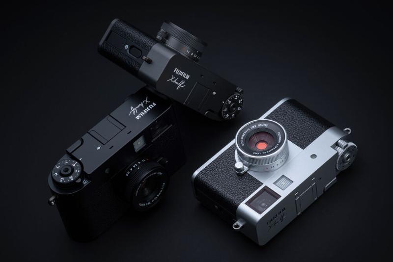FUJIFILM X HALF SILVER