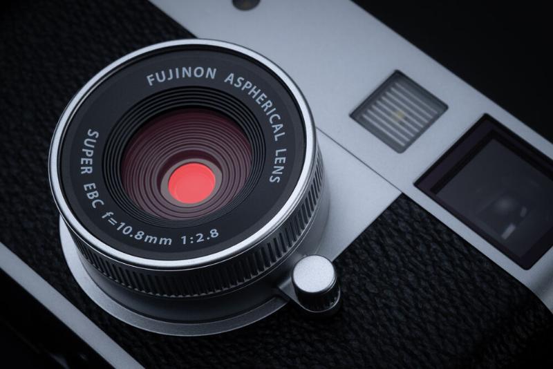 FUJIFILM X HALF SILVER