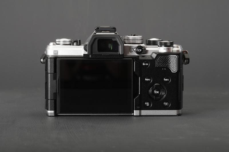 Máy ảnh film Olympus OM-3 12-45mm F4.0 PRO II Kit Máy ảnh film Olympus OM-3 12-45mm F4.0 PRO II Kit