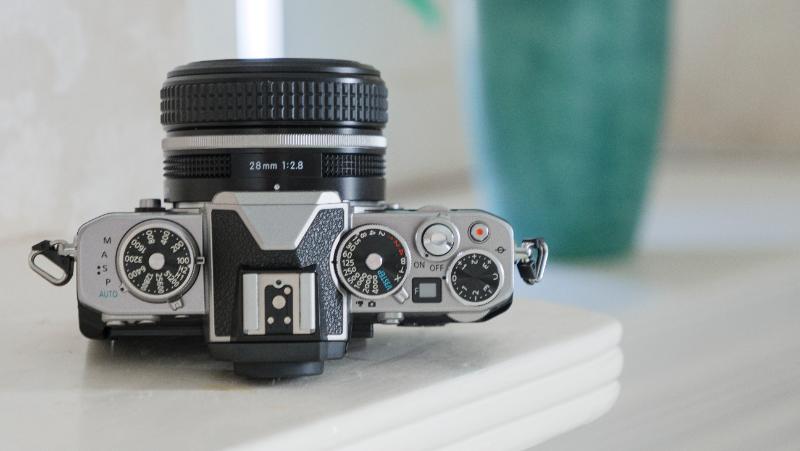 Máy ảnh Nikon Zf | Body Only | Silver (Chính hãng) Máy ảnh Nikon Zf | Body Only | Silver (Chính hãng)