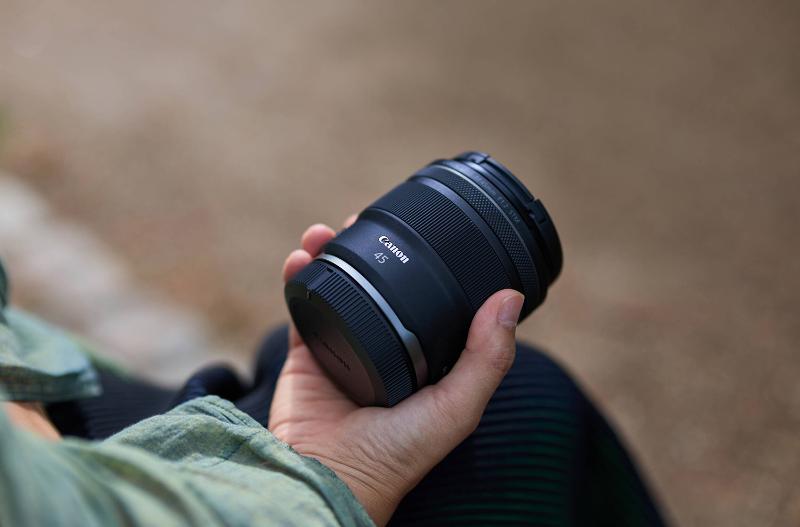 Ống kính Canon RF 45mm F1.2 STM