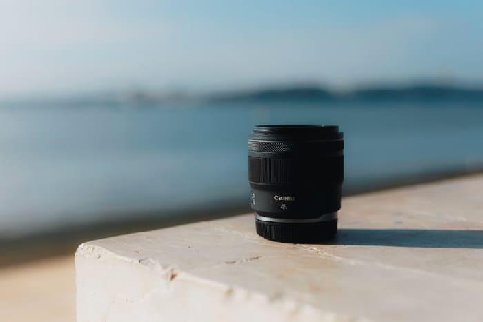 Ống kính Canon RF 45mm F1.2 STM