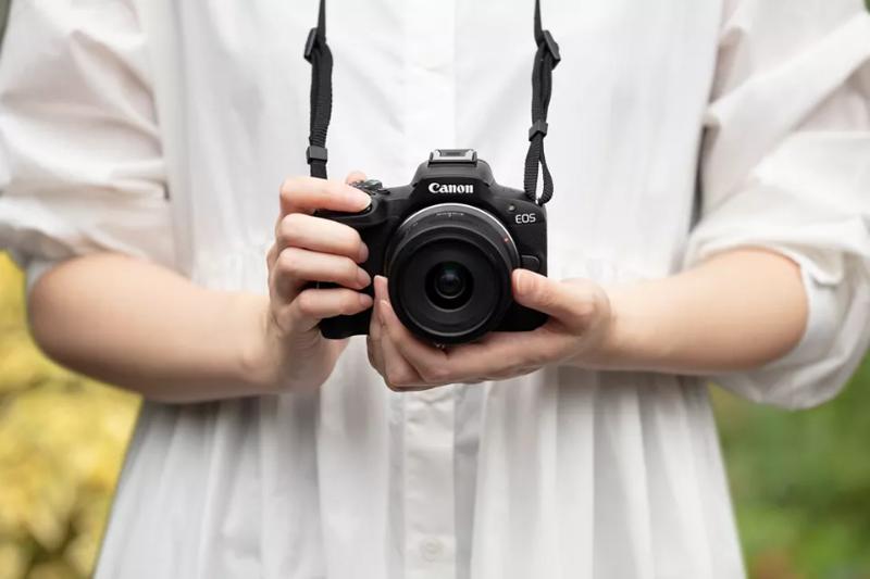 Canon EOS R50 kèm RF 50mm F1.8 STM | Chính hãng Canon EOS R50 kèm RF 50mm F1.8 STM | Chính hãng